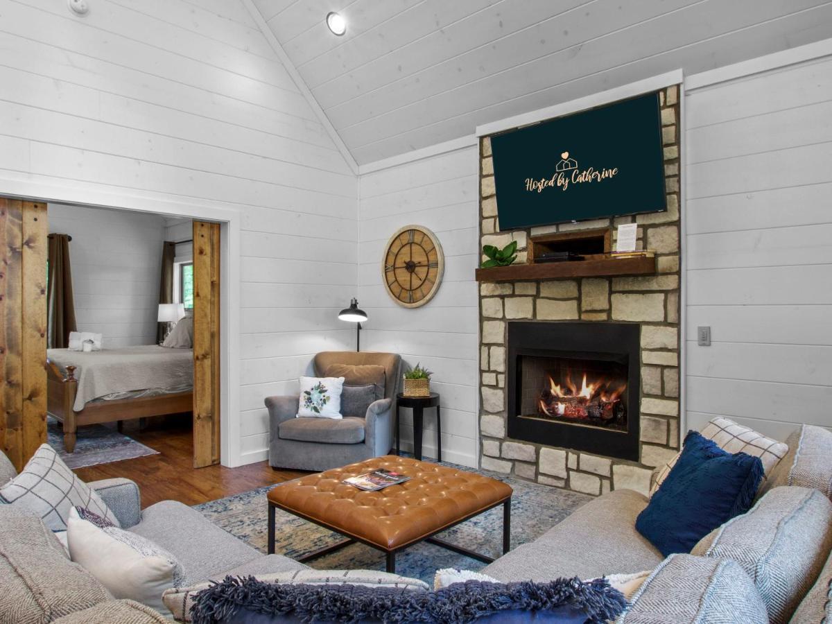 Stunning Luxury Cabin W Hot Tub And Fire Pit Holy Shiplap Is Perfect Romantic Couples Getaway 布罗肯鲍 外观 照片