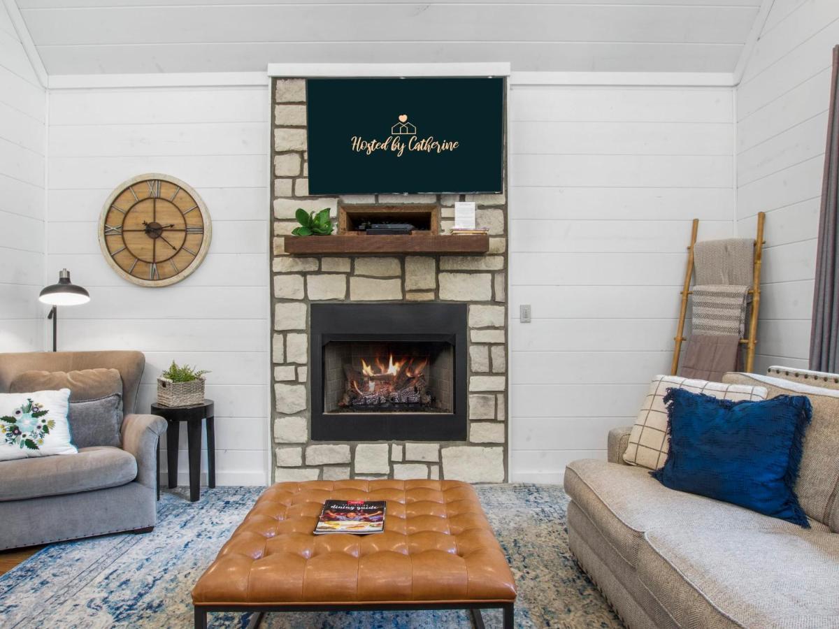 Stunning Luxury Cabin W Hot Tub And Fire Pit Holy Shiplap Is Perfect Romantic Couples Getaway 布罗肯鲍 外观 照片