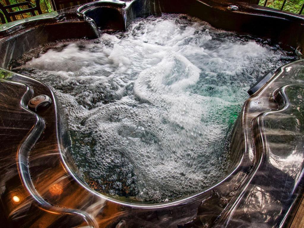 Stunning Luxury Cabin W Hot Tub And Fire Pit Holy Shiplap Is Perfect Romantic Couples Getaway 布罗肯鲍 外观 照片